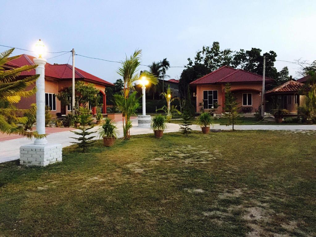 Harmony Guesthouse Sdn Bhd Padang Mat Sirat Εξωτερικό φωτογραφία